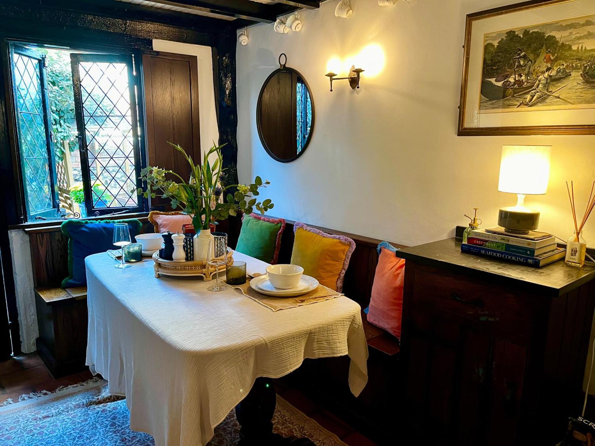 15Th Century Tiny Character Cottage-Henley Centre 外观 照片