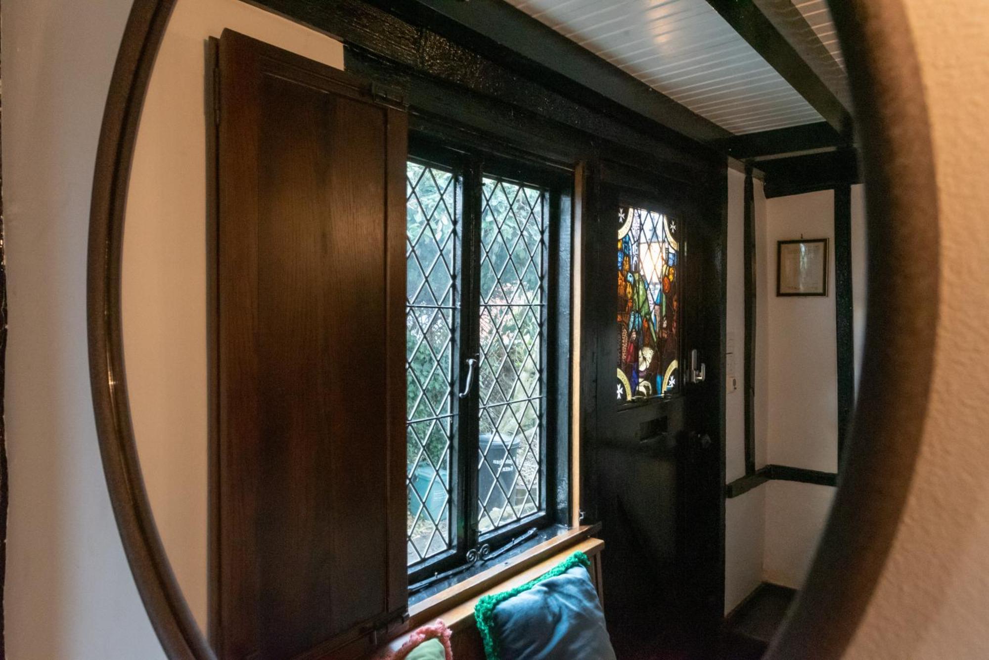 15Th Century Tiny Character Cottage-Henley Centre 外观 照片