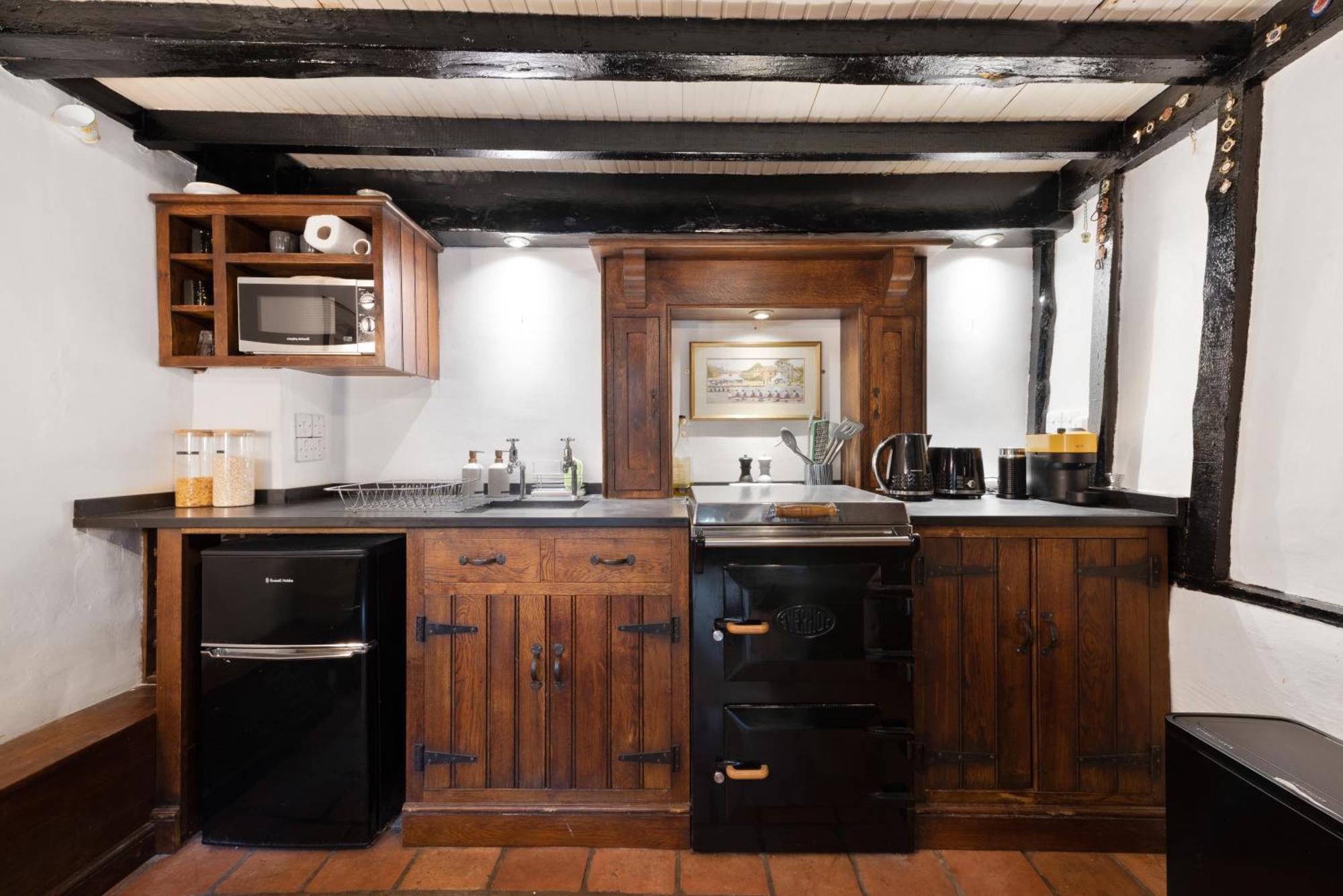 15Th Century Tiny Character Cottage-Henley Centre 外观 照片